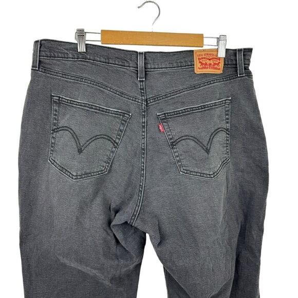 Levi’s Wedgie Straight Fit Jeans Plus Size 18W in Cut and Dry Black Distressed - Picture 7 of 16